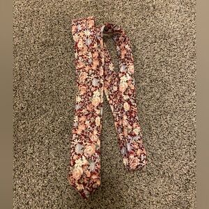 Express Pink and Cream Floral Tie